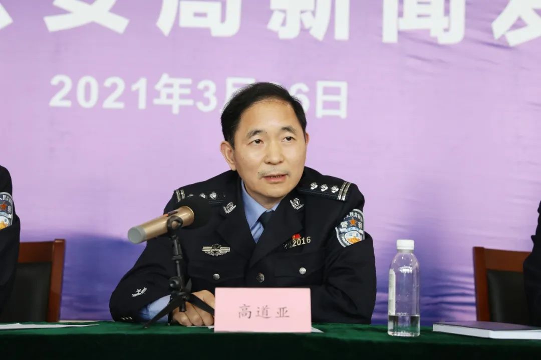 游戏外挂_开挂版游戏大全_免费游戏挂机软件