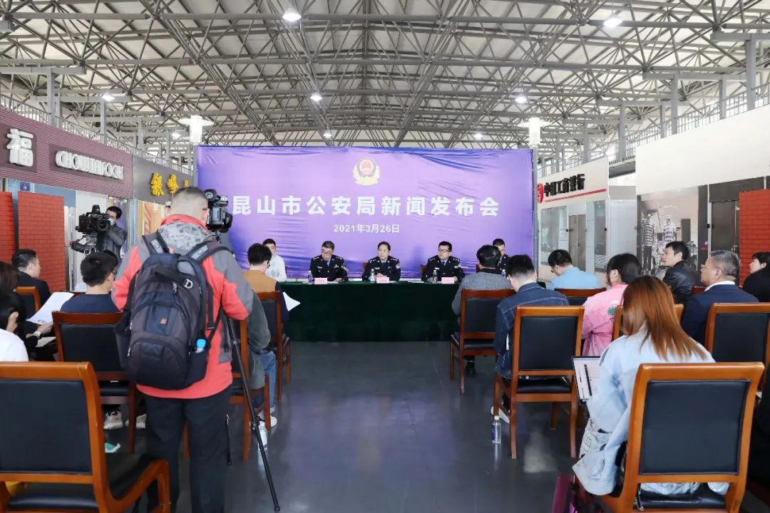 免费游戏挂机软件_游戏外挂_开挂版游戏大全
