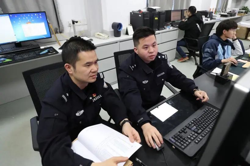 游戏外挂_免费游戏挂机软件_内置菜单游戏合集破解版