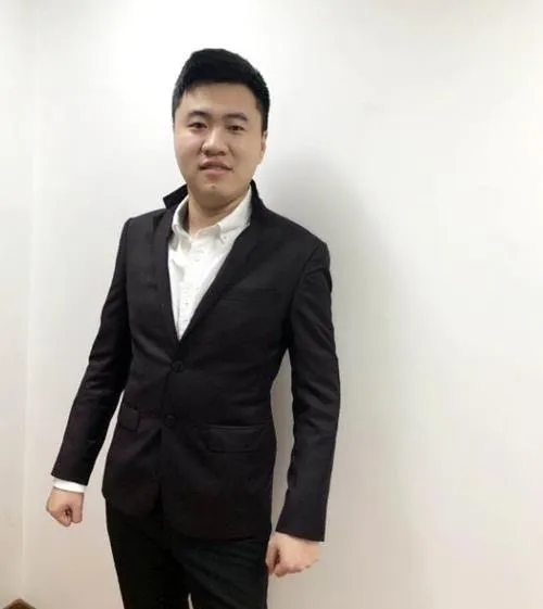 霸哥被指直播玩游戏开脚本，是真是假引发热议